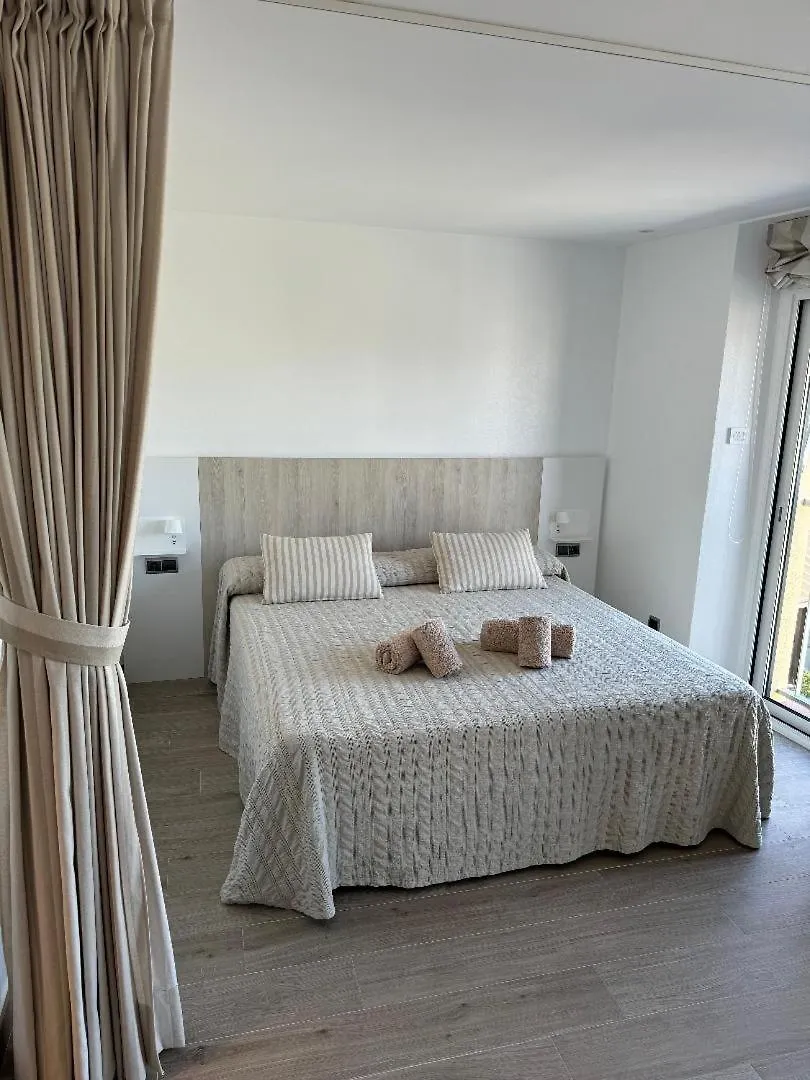 Duplex Amb Terrassa I Vistes Al Mar By Apartaments La Catifa 팔라모스 0*,