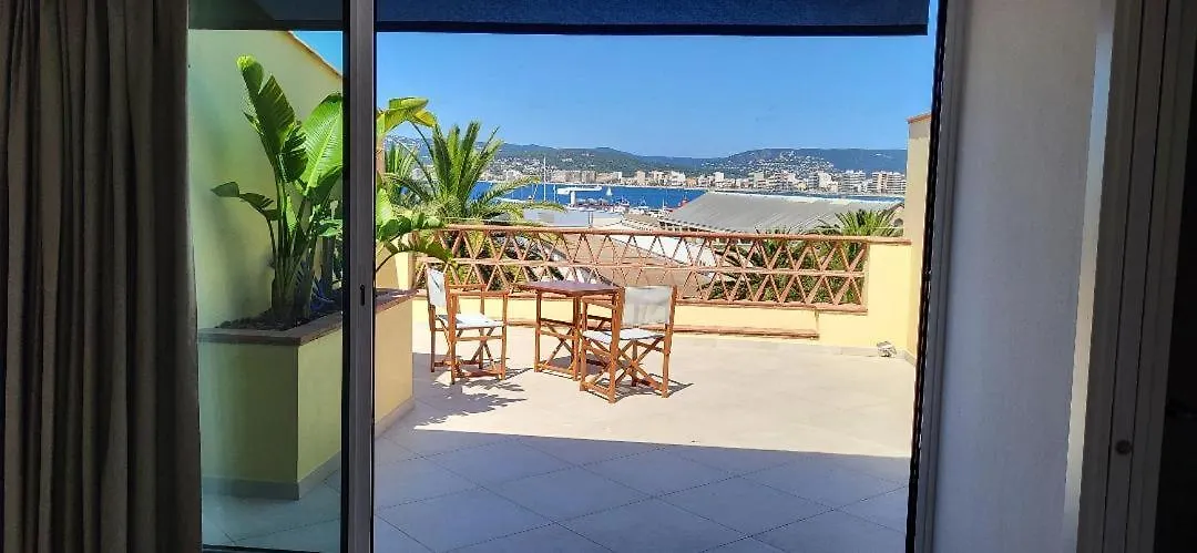 Duplex Amb Terrassa I Vistes Al Mar By Apartaments La Catifa 팔라모스